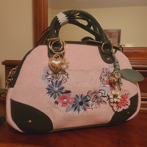 Juicy Couture Handbags - Juicy Couture Bag 💗